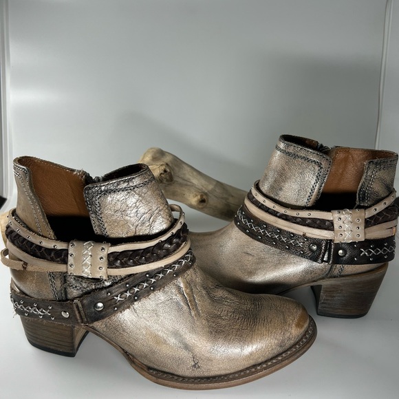Freebird by Steven Shoes - FREEBIRD ✨ Sabelle Leather Booties